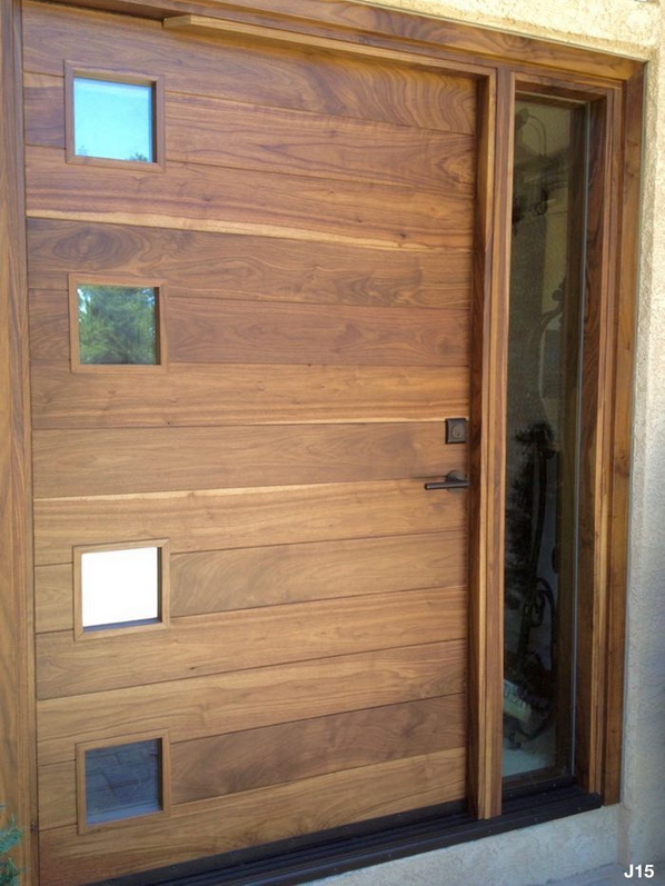 Eame in Walnut with a Right Sidelight
