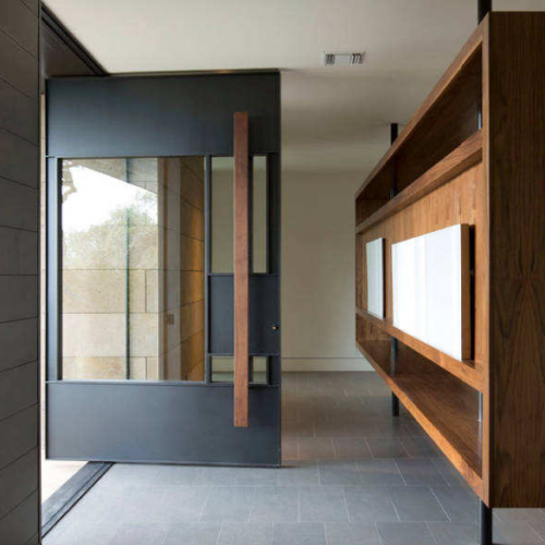 Kogan Pivot Door