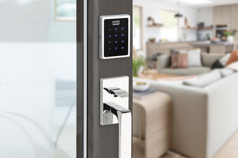 EMPowered™ Motorized <br>Touchscreen SMART Keypad<div class="mobileReturn"></div><div class="product-grid-text-hw">Entry Set <div class="product-sm-text-inside"> Works with Yale Access App</div></div> - Image 4